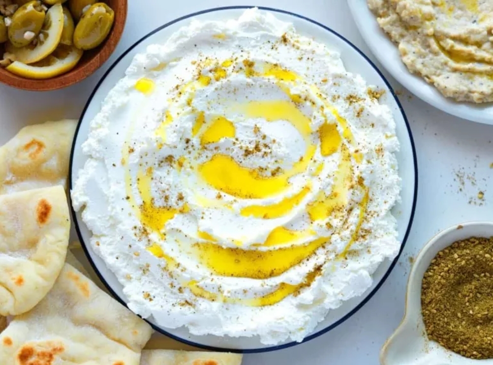 اللبنة بزيت الزيتون